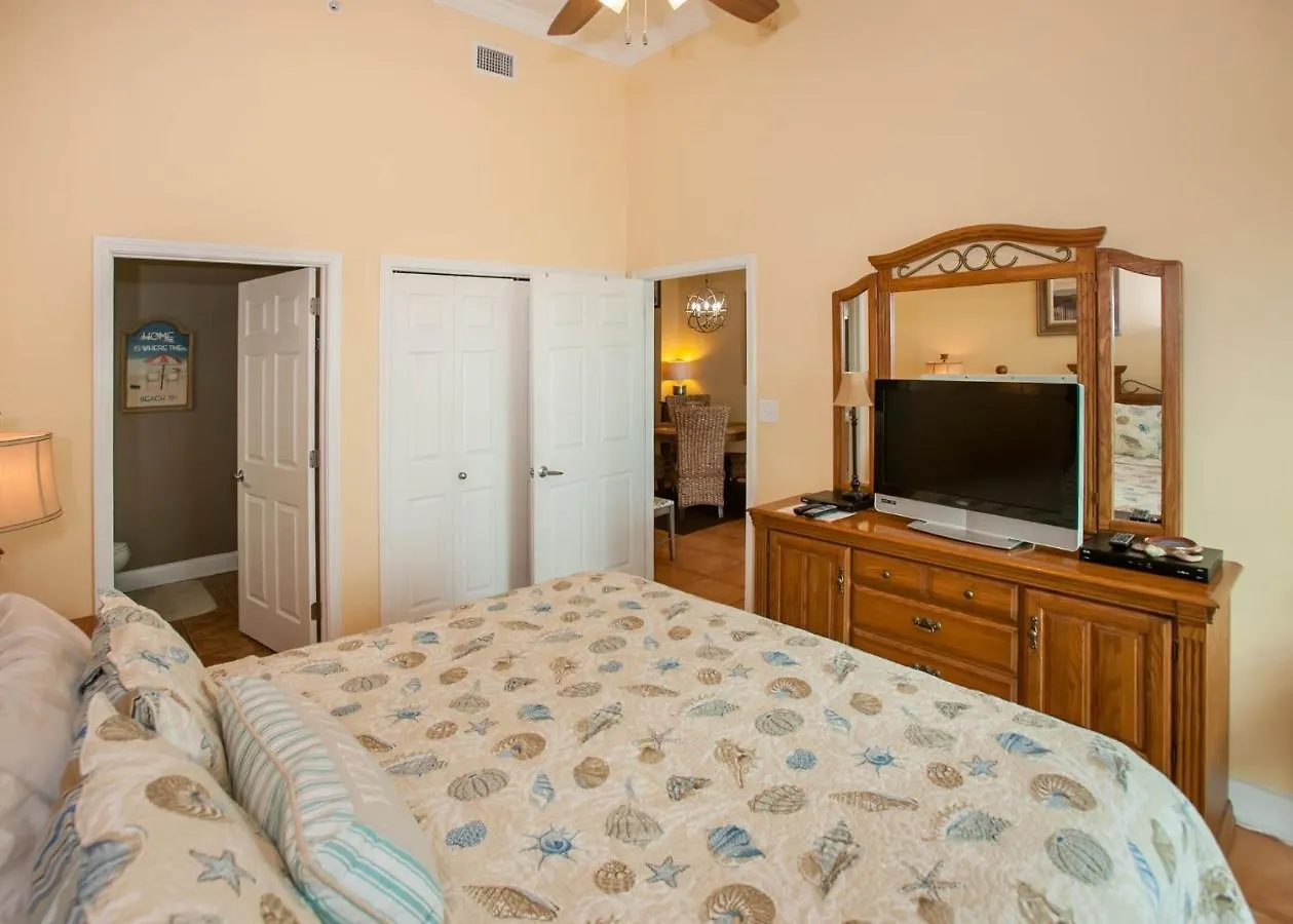 Apartment Crystal Shores 204