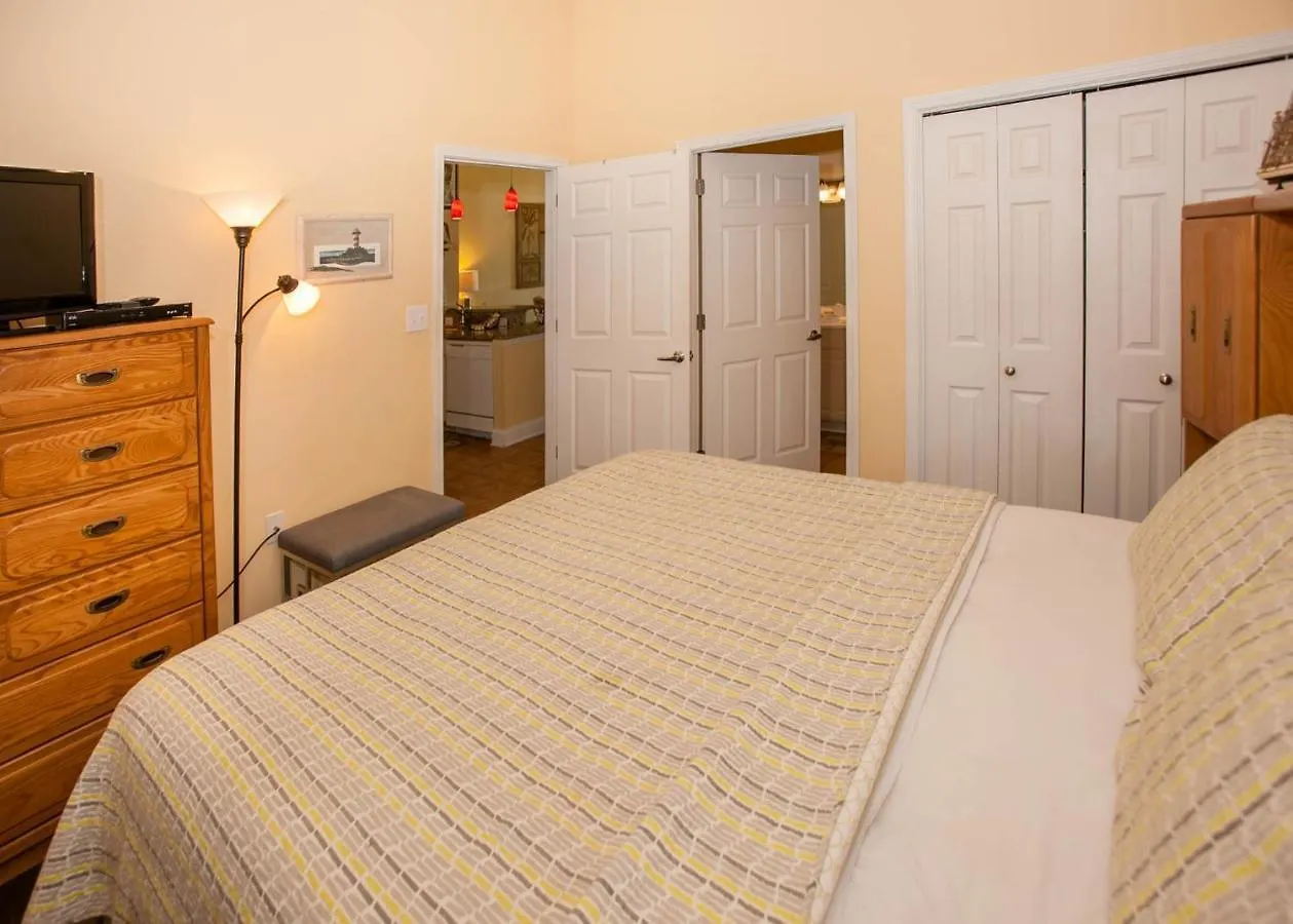 Apartment Crystal Shores 204