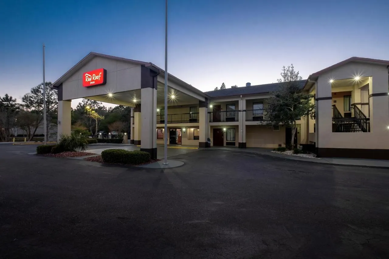 Red Roof Motel