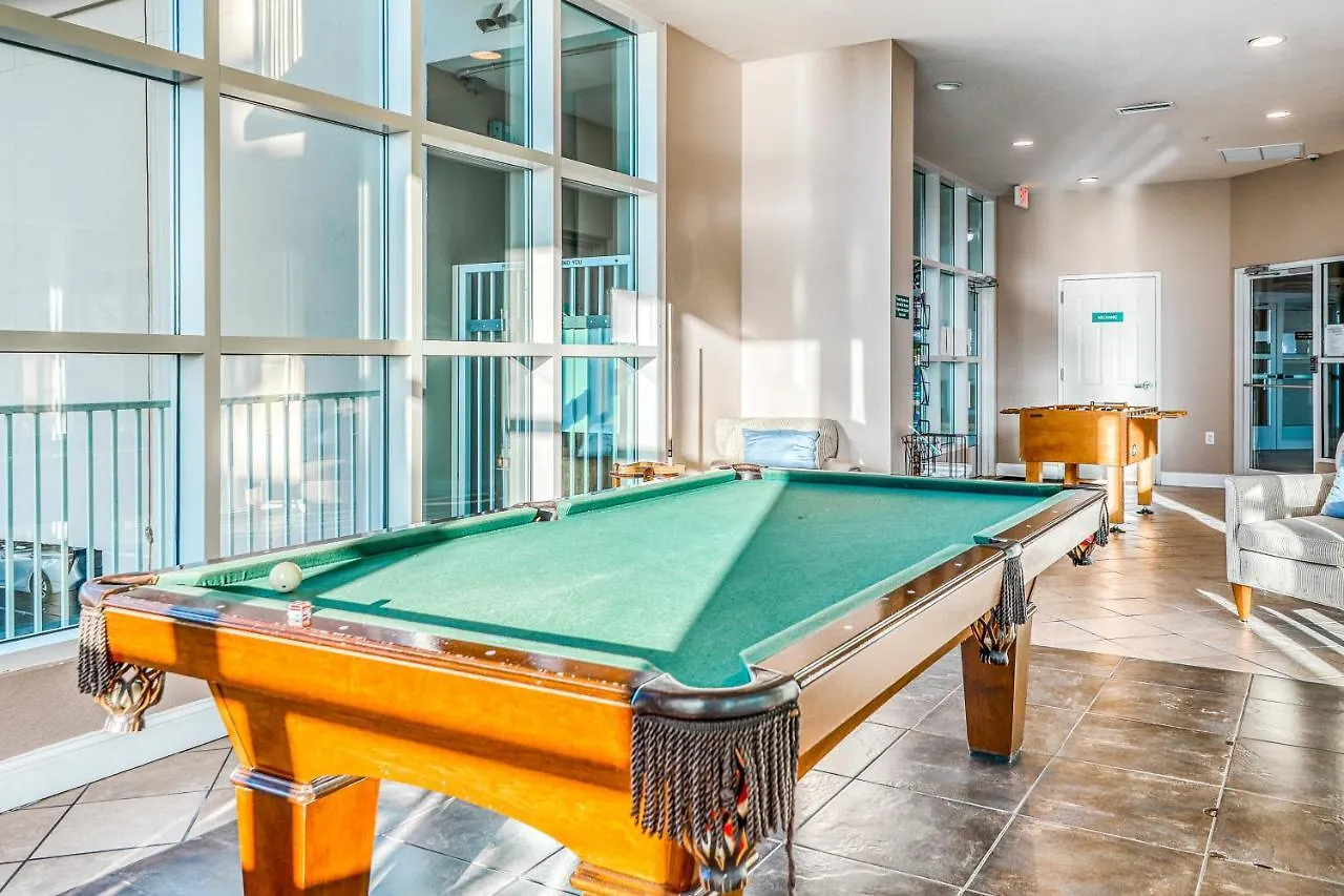 Crystal Shores West 202 Aparthotel 4*