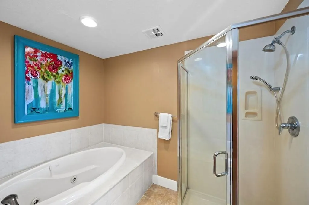 펜션 Island Tower Unit 1403 *