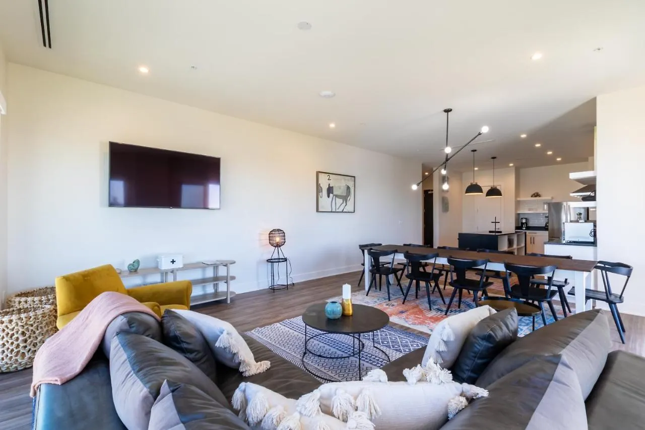 Modern 4 Bedroom Luxury With Rooftop Pool Next To The Hangout! * Gulf Shores