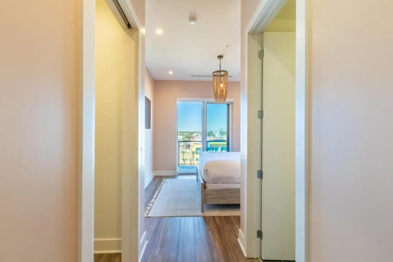 Modern 4 Bedroom Luxury With Rooftop Pool Next To The Hangout! Gulf Shores