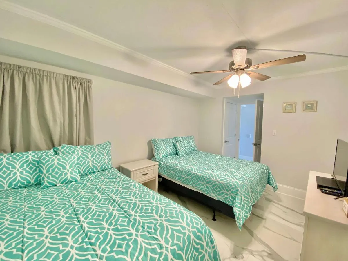 Island Winds East 202 By Albvr - Beautifully Renovated Beachfront & Steps Away From Hangout & More! * Галф Шорс