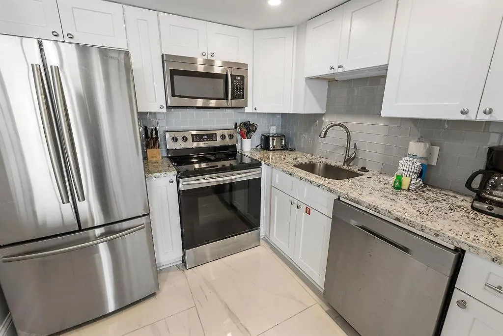 Island Winds East 308 By Albvr - Beautifully Renovated Beachfront & Steps Away From Hangout & More!