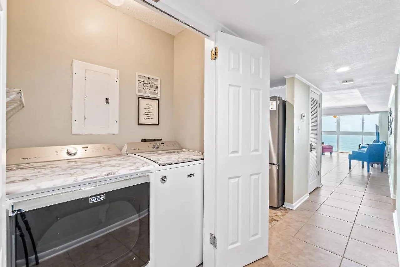 Отель Edgewater West 4*