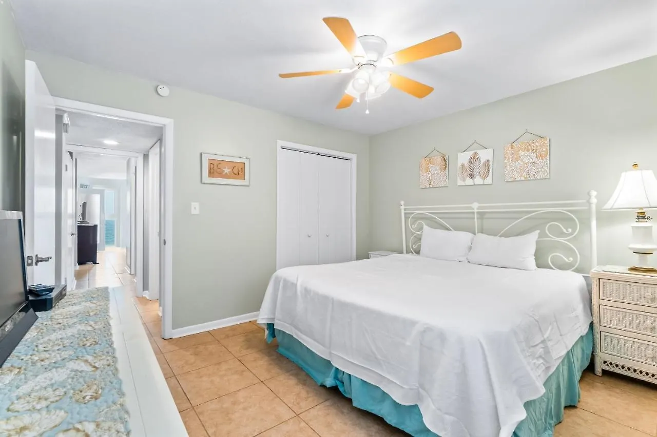 Edgewater West Отель 4*