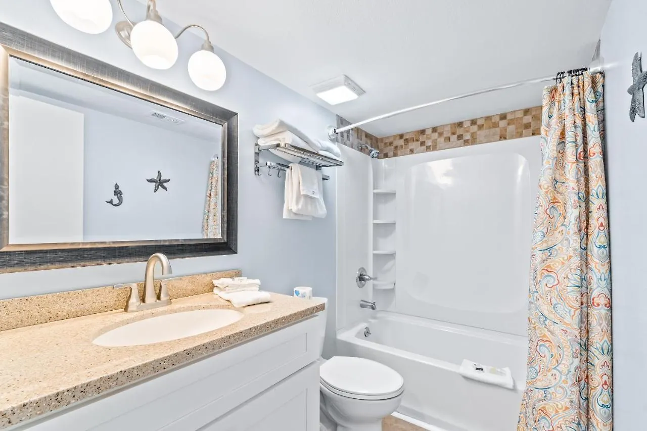 Отель Edgewater West 4*