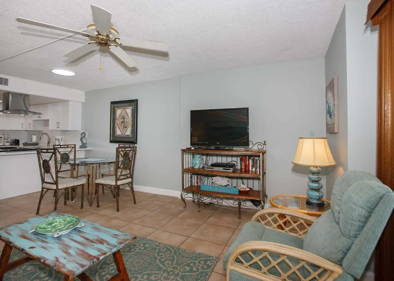 Clearwater 1c By Albvr - Beautiful Beachfront Views! Great Location!
