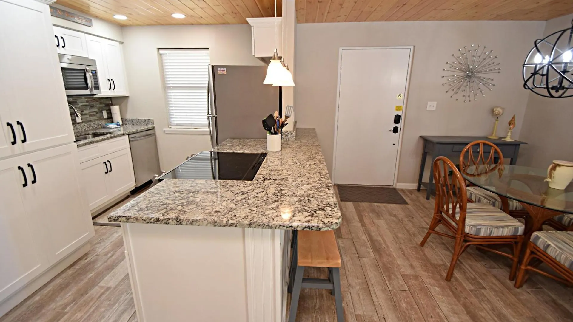Gulf House 203 *