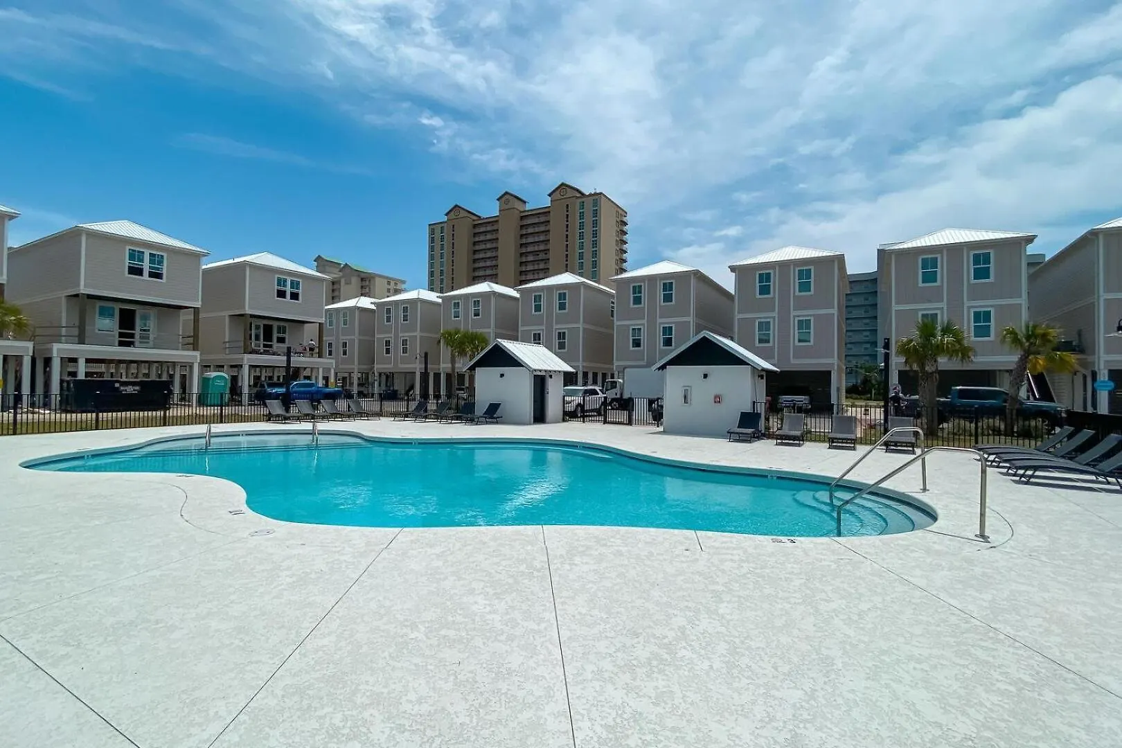 Vakantiehuis Newly Built, Luxury W/ Pool & Access *