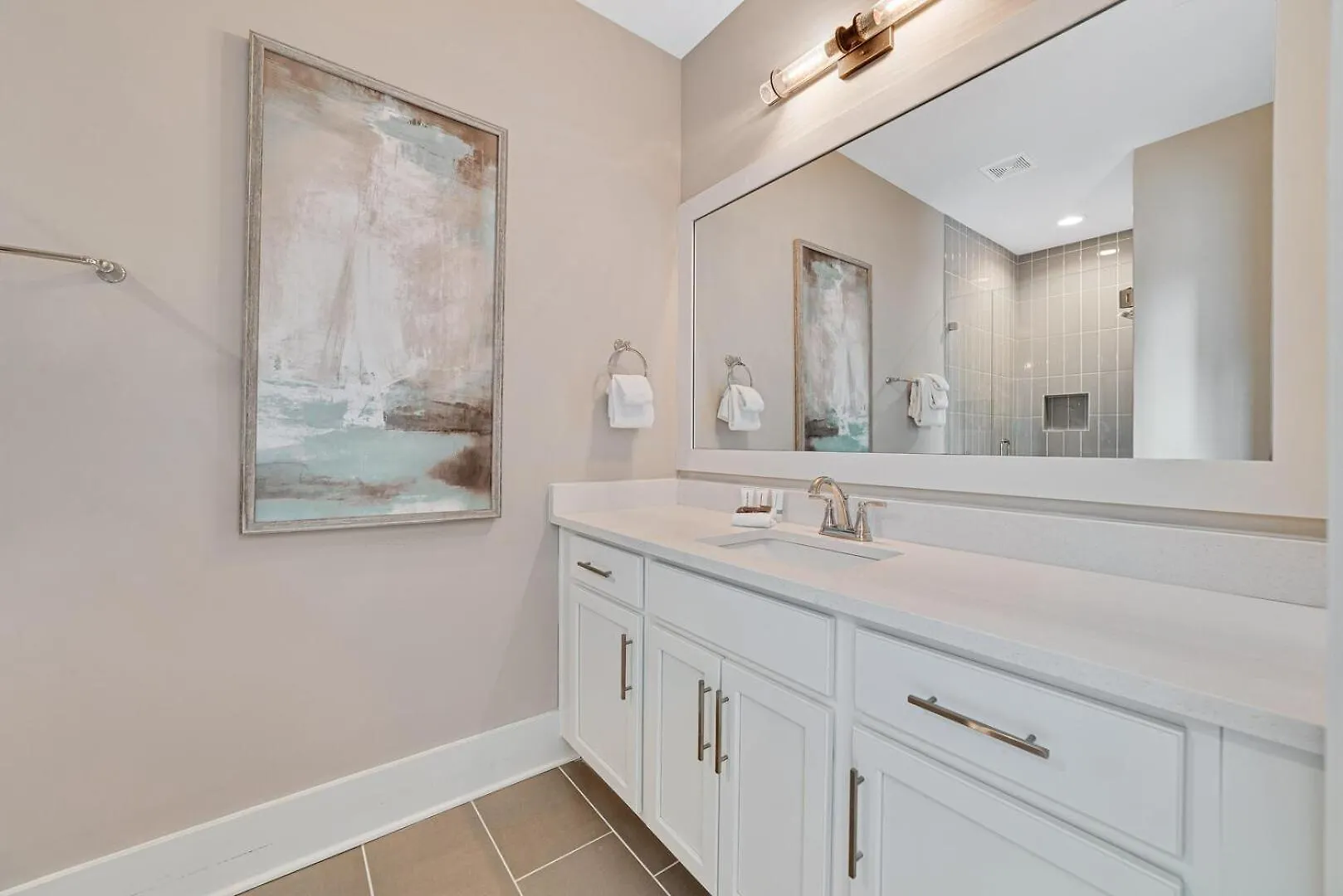Casa vacanze New Listing! Luxury Home, Sleeps 10 W/ Shared Pool *