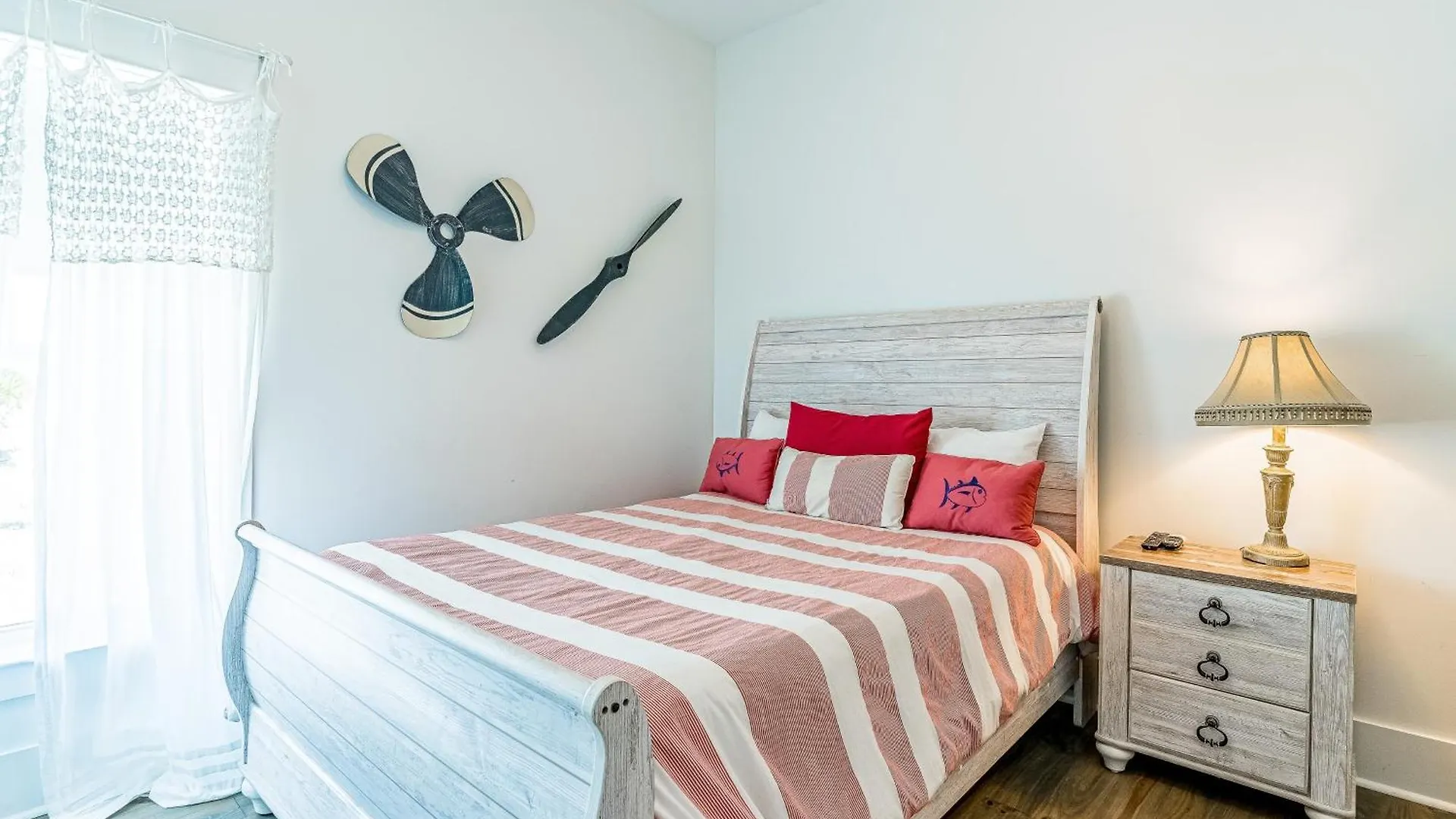 Tatil Evi Ellie Fish