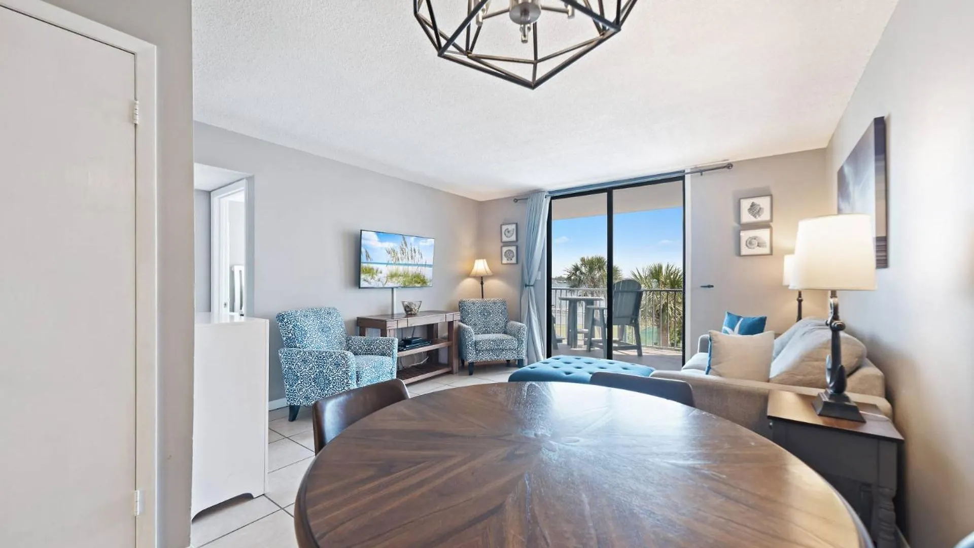Surf And Racquet 303b Holiday home *