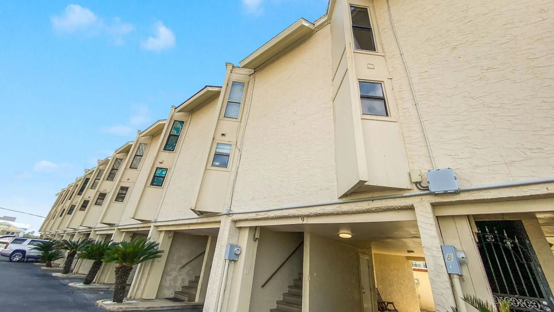 Gulfside Townhomes 10 *