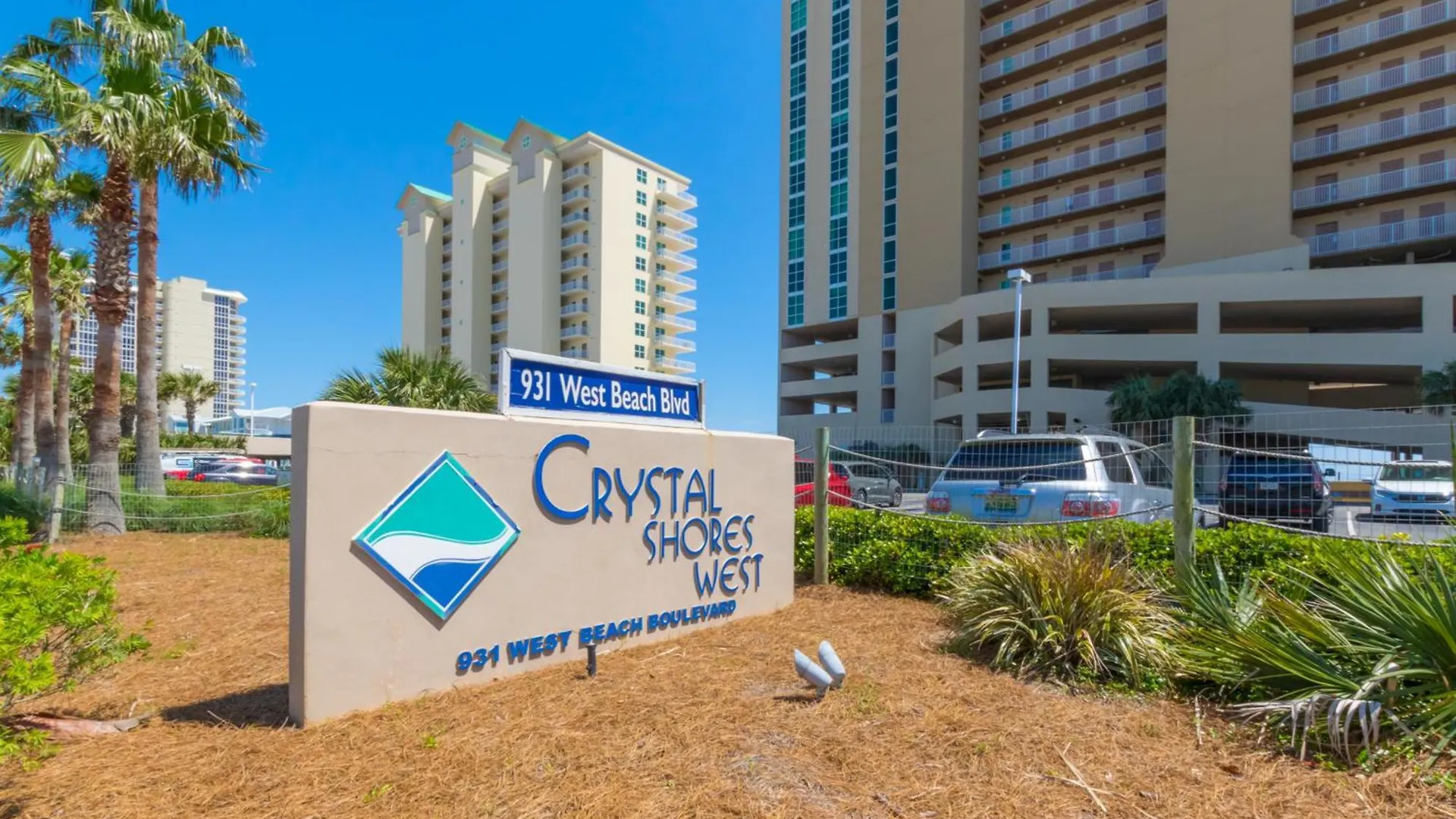 Crystal Shores West 202 4*