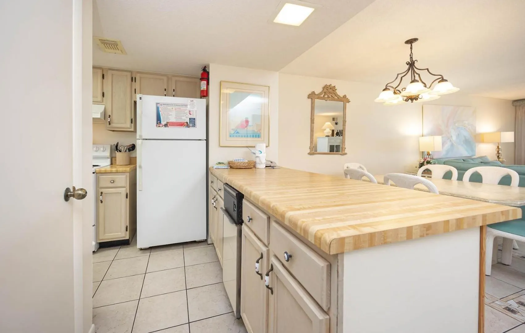 Apartment Driftwood Towers 6d
