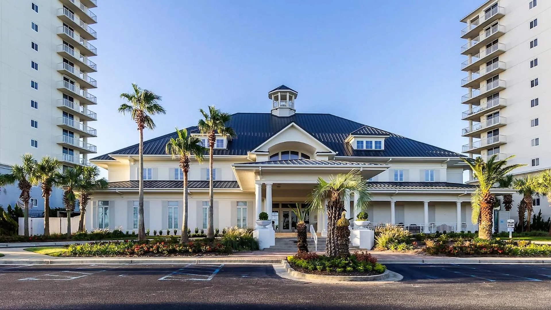 Club C-905-new-beachfront-full Service *