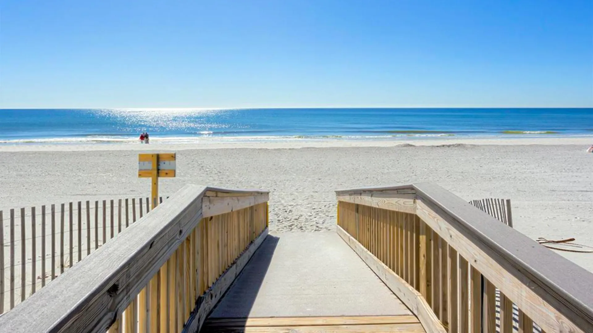 Edgewater West Отель