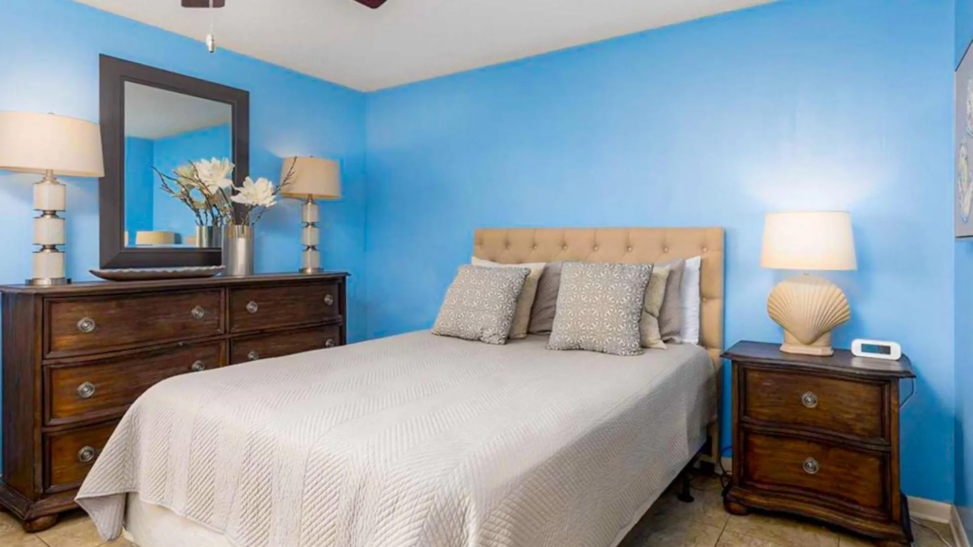 Отель Edgewater West