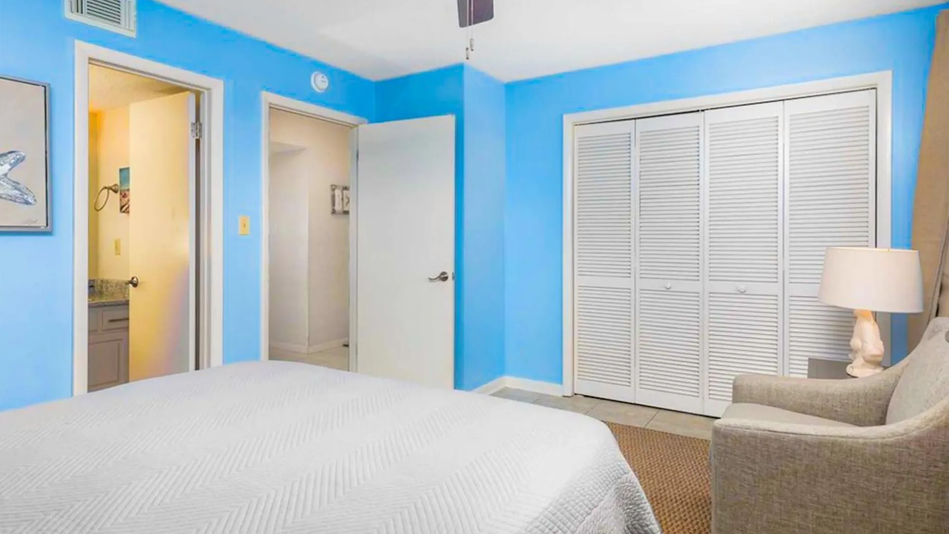 Edgewater West Отель 4*