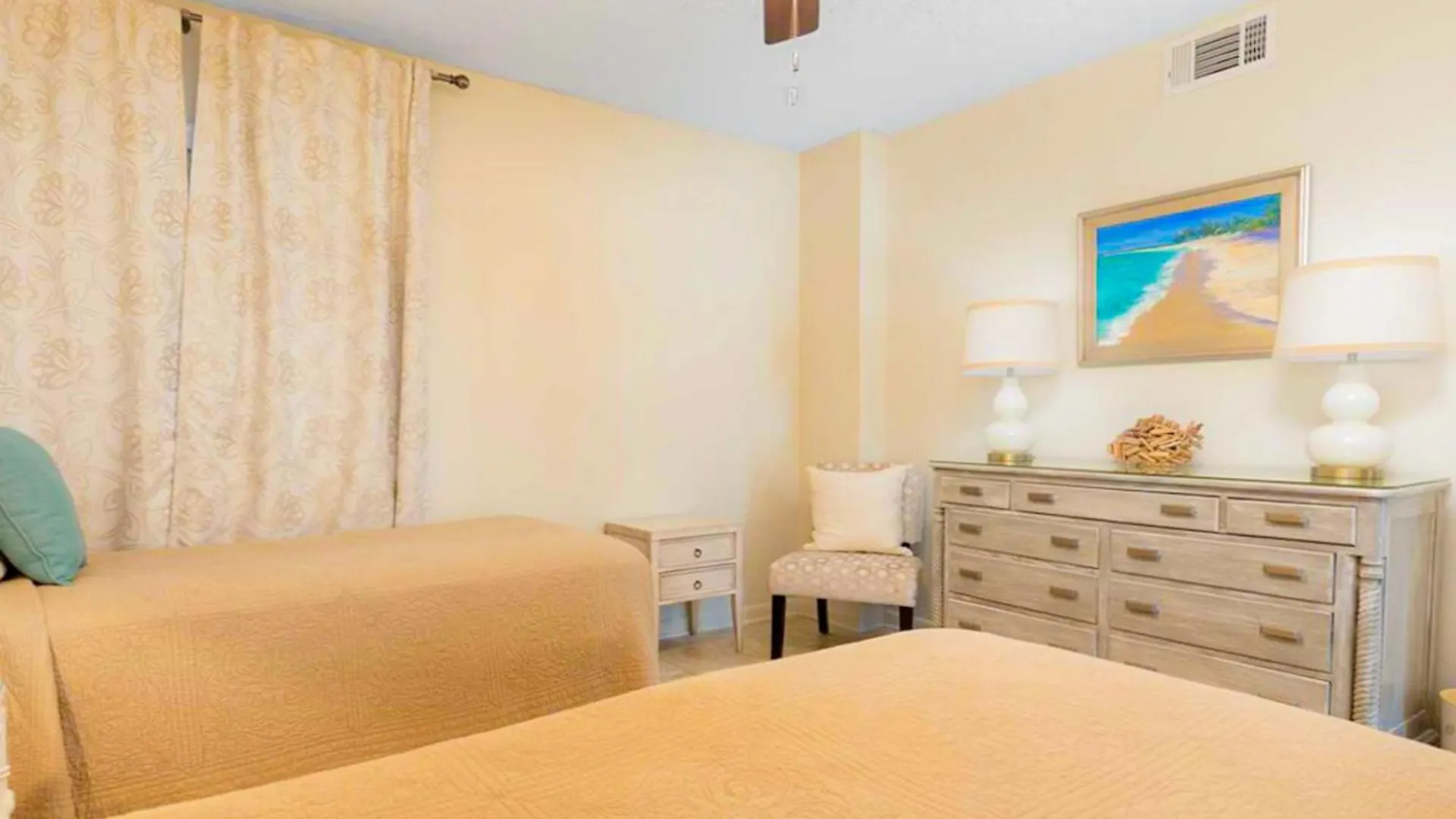 Отель Edgewater West 4*