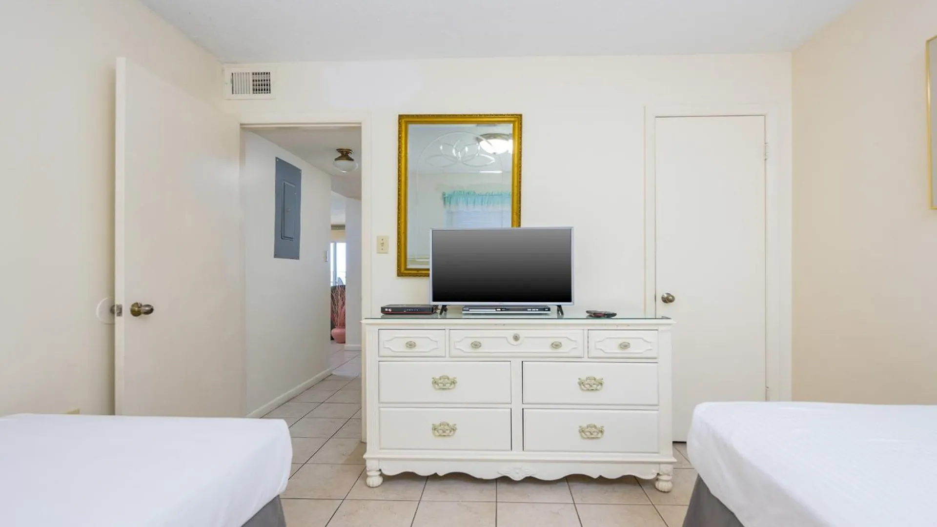 Apartment Driftwood Towers 6d