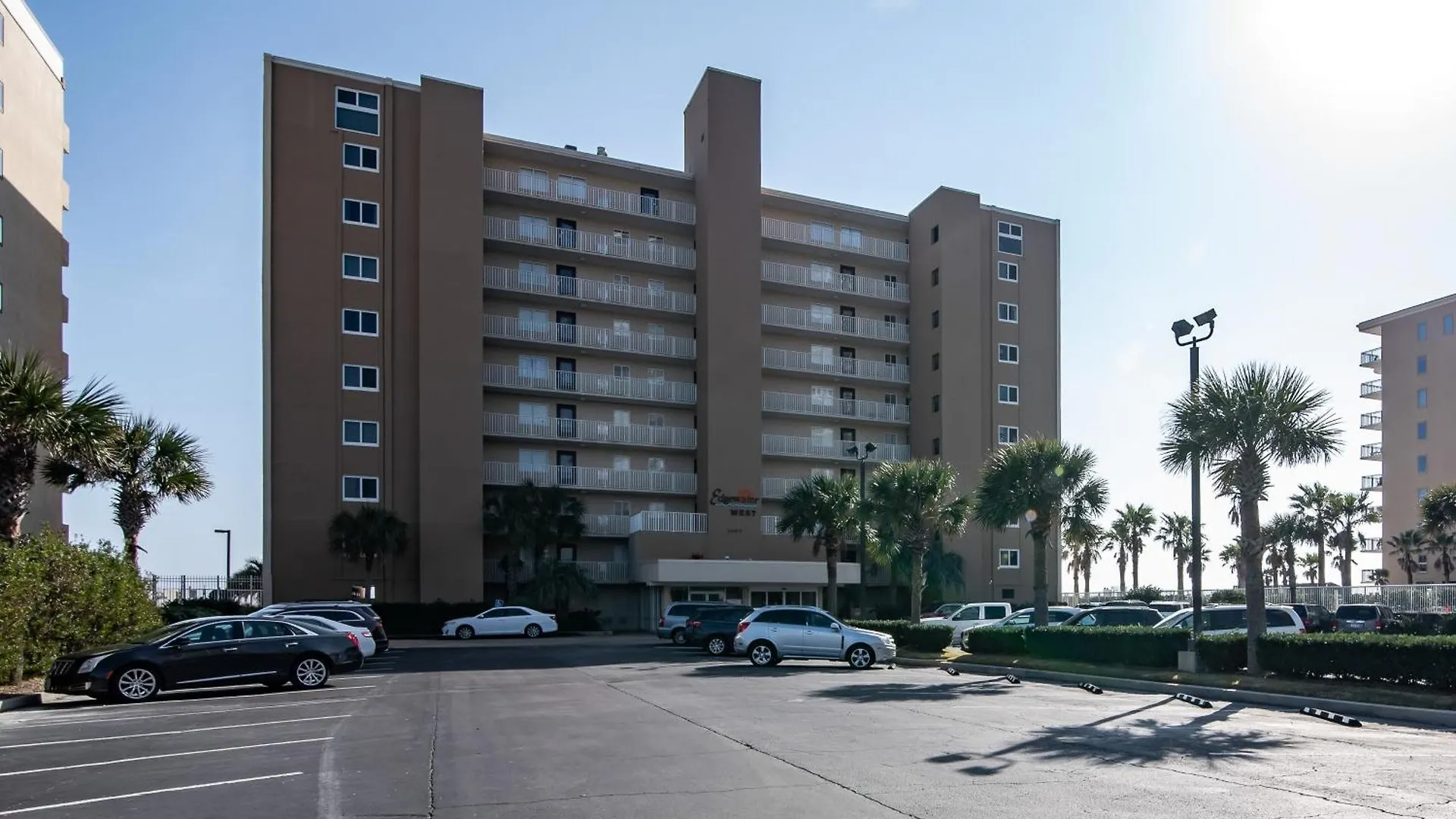 Edgewater West Hotell 4*