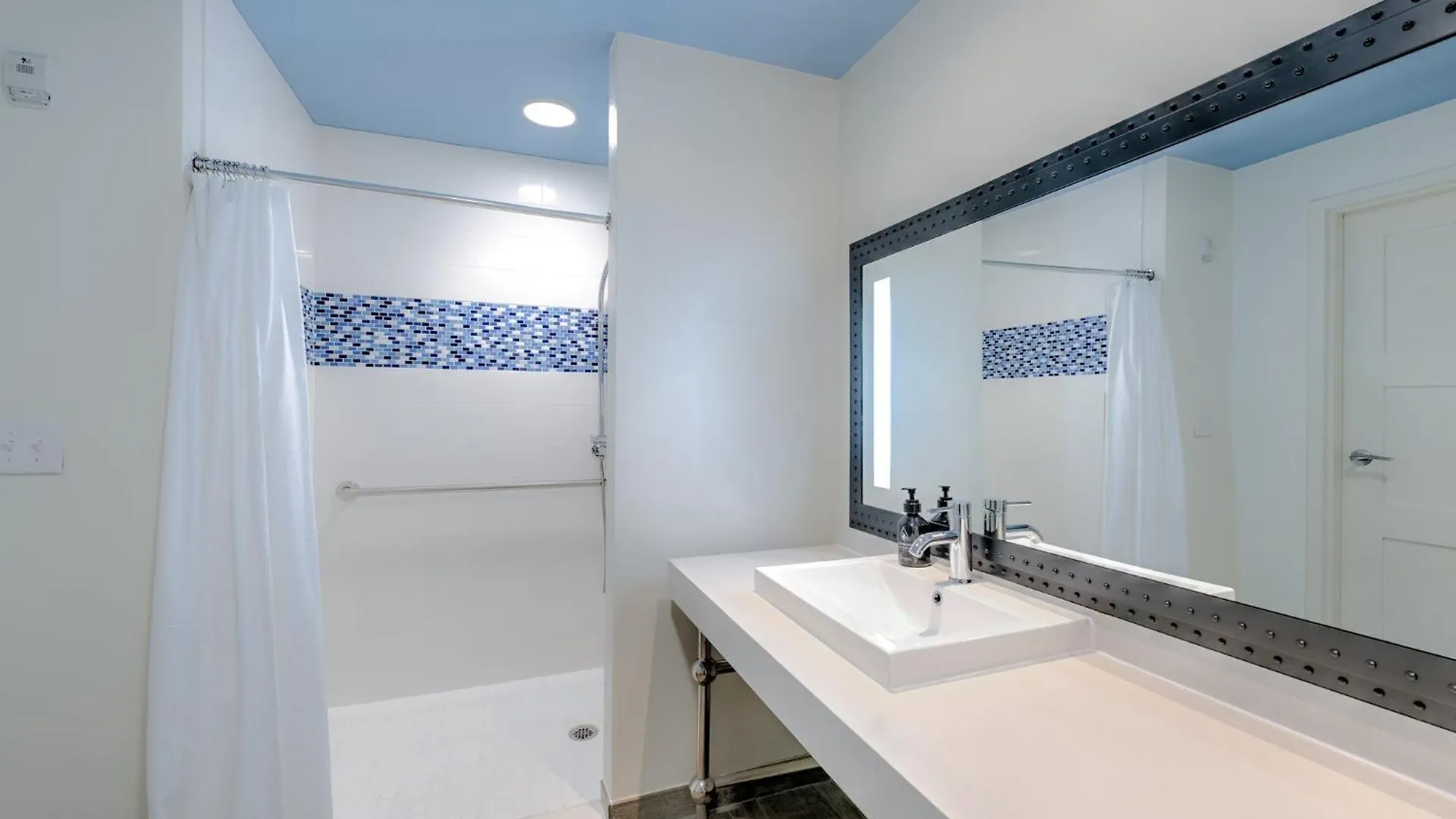 Resort Indigo Orange - By Ihg 3*