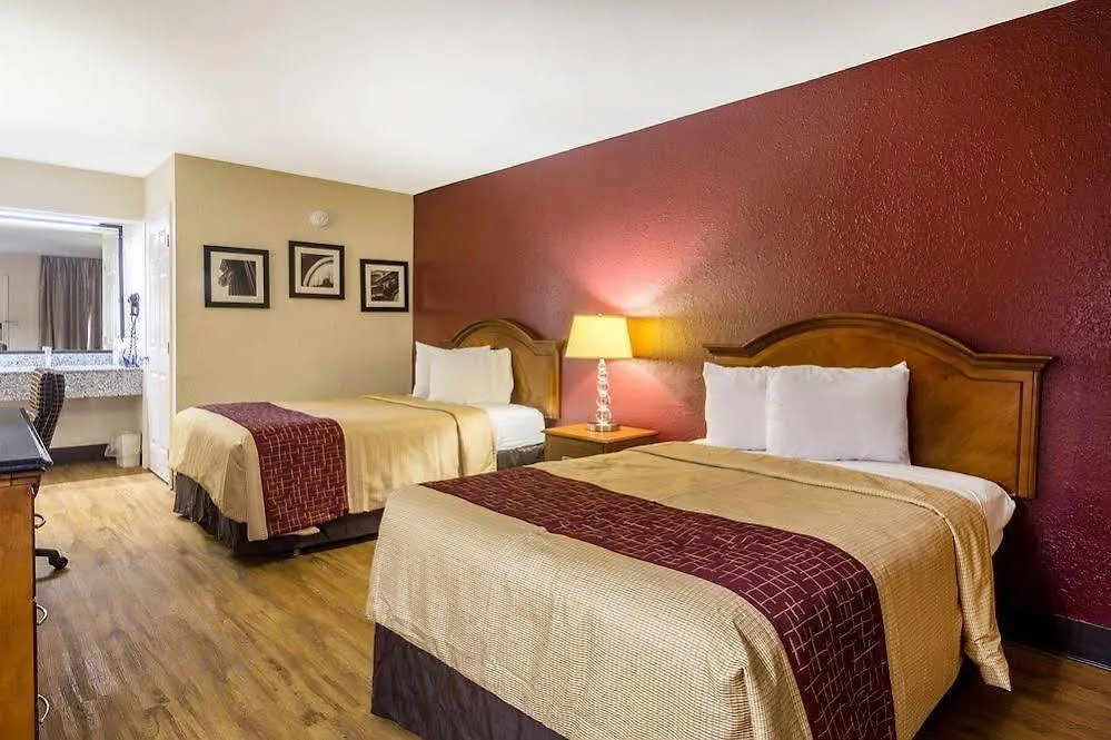 Red Roof Motel 2*